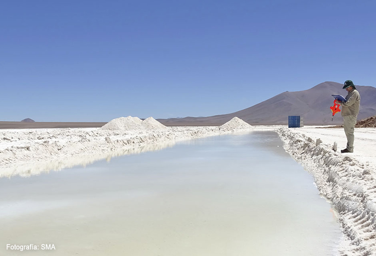 Descubren que el Salar de Atacama se hunde entre 1 y 2 cm al año por extracción de salmuera