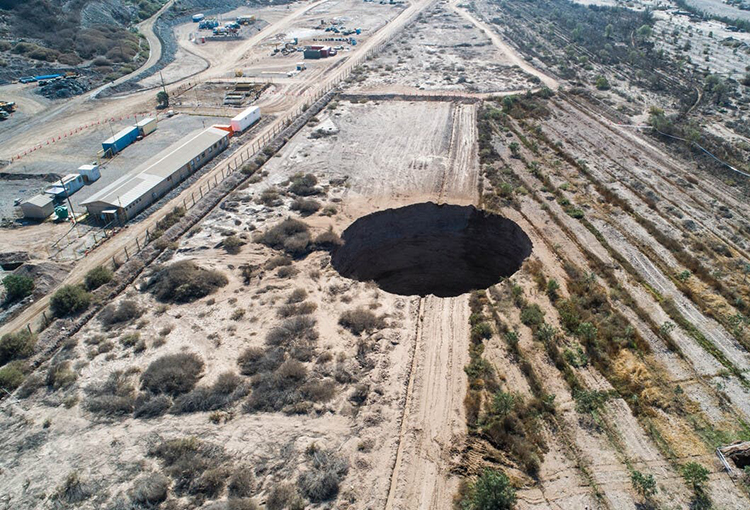 SMA dictó medidas contra Minera Ojos del Salado tras socavón en Tierra Amarilla