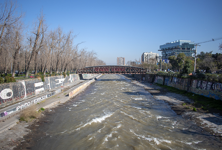 Elaborarán plan de descontaminación para la cuenca del río Maipo tras su declaración como Zona Saturada