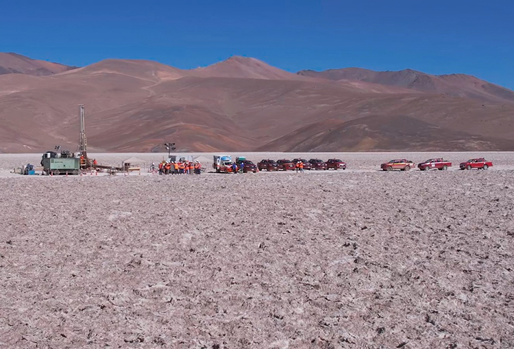 Revelan que Salar de Maricunga tiene la segunda mayor concentración de litio a nivel mundial