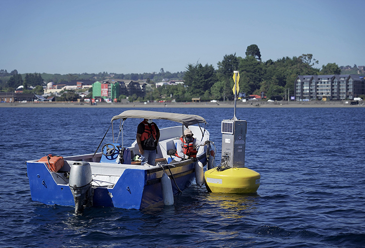 En operación moderna estación de monitoreo ambiental flotante en Lago Llanquihue 